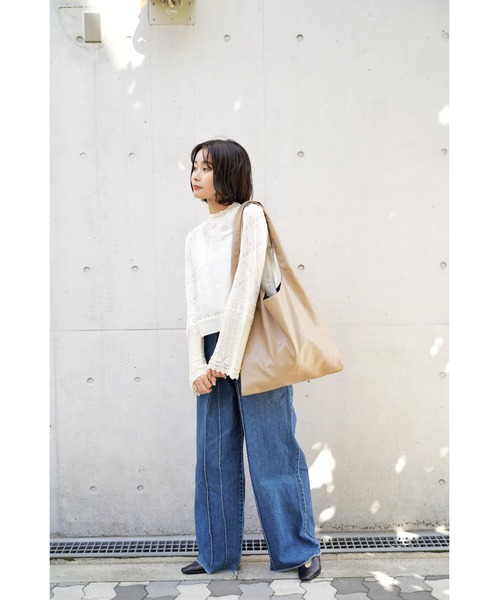 DEVICE（デバイス）の「【WEARISTA じーたー×DEVICE コラボ】Rename ソフトフェイクレザー トート マルシェバッグ（トートバッグ・メンズ・ブラック/ベージュ/チャコールグレー・L/M）」の17枚目の写真