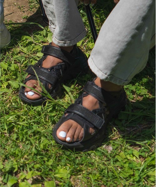 FILA(フィラ)の「FILA ELECTROVE SANDAL / フィラ エレクトローブ サンダル【SP】(サンダル・レディース・ブラック・23.0cm/24.0cm/25.0cm)」の1枚目の写真