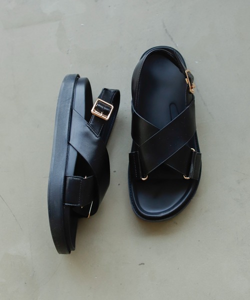 Birthday room（バースデイルーム）の「厚底クロスストラップラバーベルトフラットサンダル（サンダル・レディース・ブラック・S/M/L）」の2枚目の写真
