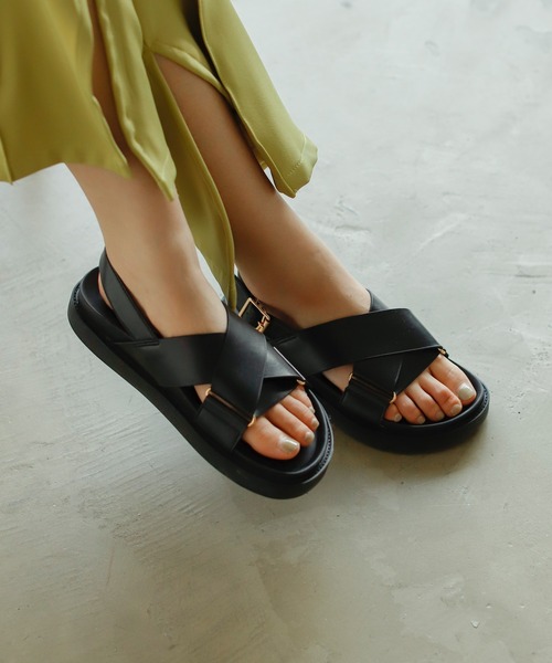 Birthday room（バースデイルーム）の「厚底クロスストラップラバーベルトフラットサンダル（サンダル・レディース・ブラック・S/M/L）」の8枚目の写真