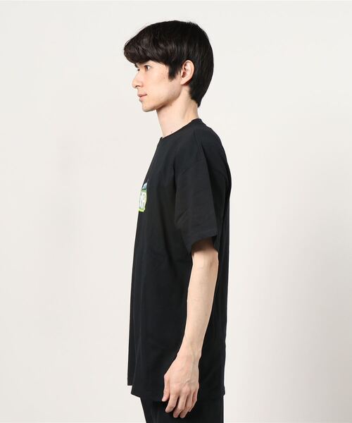 Carhartt WIP(カーハートダブリューアイピー)の「S/S SCREW T-SHIRT(Tシャツ/カットソー・メンズ・ホワイト/ブラック/サックスブルー・SMALL/MEDIUM/LARGE/X-LARGE)」の4枚目の写真