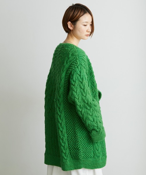 cardo fabrica（カルドファブリカ）の「ケーブル×透かし編みハンドニットＶネックカーディガン（カーディガン/ボレロ・レディース・グリーン・FREE）」の11枚目の写真