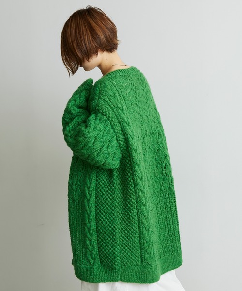 cardo fabrica（カルドファブリカ）の「ケーブル×透かし編みハンドニットＶネックカーディガン（カーディガン/ボレロ・レディース・グリーン・FREE）」の13枚目の写真