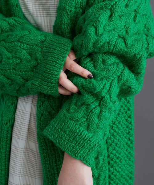 cardo fabrica（カルドファブリカ）の「ケーブル×透かし編みハンドニットＶネックカーディガン（カーディガン/ボレロ・レディース・グリーン・FREE）」の7枚目の写真