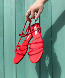 Rouge vif | ストラップフラットサンダル(サンダル)