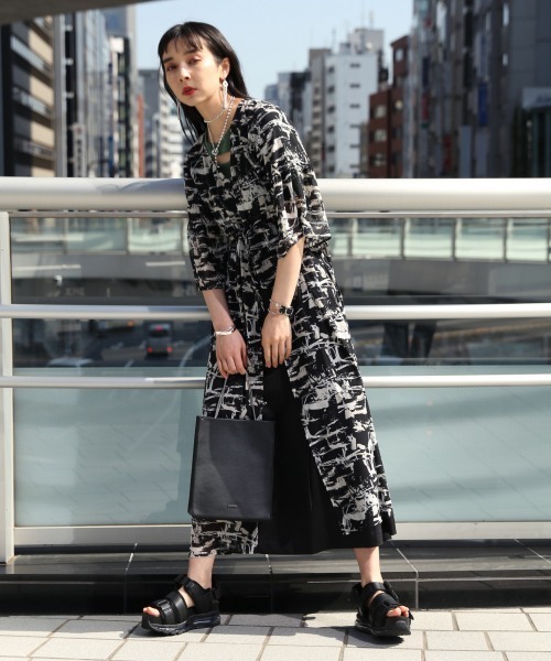 HARE（ハレ）の「シフォンガラワンピース(HARE)（ワンピース・レディース・ブラック/ブルー・FREE）」の13枚目の写真