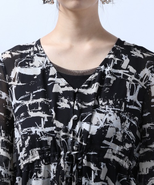 HARE（ハレ）の「シフォンガラワンピース(HARE)（ワンピース・レディース・ブラック/ブルー・FREE）」の14枚目の写真