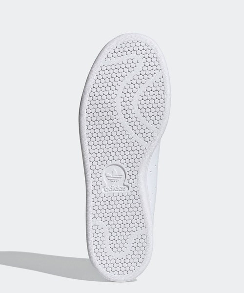 adidas（アディダス）の「スタンスミス [STAN SMITH] アディダスオリジナルス（スニーカー・メンズ・ホワイト×ネイビー・23.5cm/25.0cm/26.5cm/28.0cm/23.0cm/25.5cm/27.0cm/27.5cm/29.0cm/24.5cm/26.0cm/22.0cm/28.5cm/22.5cm/24.0cm）」の6枚目の写真