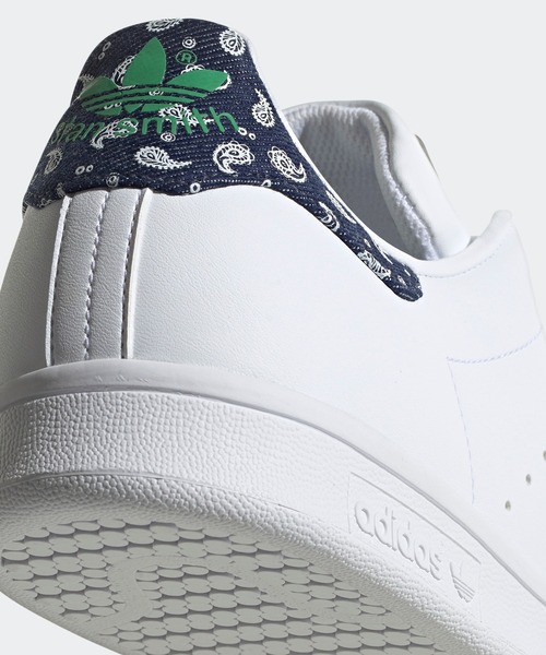 adidas（アディダス）の「スタンスミス [STAN SMITH] アディダスオリジナルス（スニーカー・メンズ・ホワイト×ネイビー・23.5cm/25.0cm/26.5cm/28.0cm/23.0cm/25.5cm/27.0cm/27.5cm/29.0cm/24.5cm/26.0cm/22.0cm/28.5cm/22.5cm/24.0cm）」の2枚目の写真
