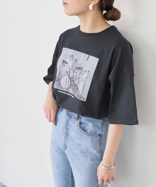 Riberry（リベリー）の「フォト＆バックプリントコットンTシャツ（Tシャツ/カットソー・レディース・オフホワイト/スミクロ・FREE）」の13枚目の写真