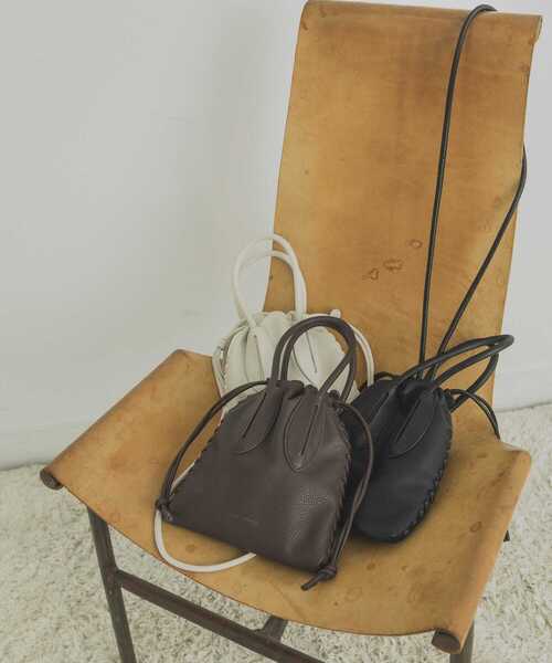 ADD CULUMN（アドカラム）の「【WEB限定】【別注】ADD CULUMN　TURN S ショルダーバッグ（ショルダーバッグ・レディース・ブラック/ブルー/アイボリー/ホワイト系その他/ブラウン・-）」の17枚目の写真