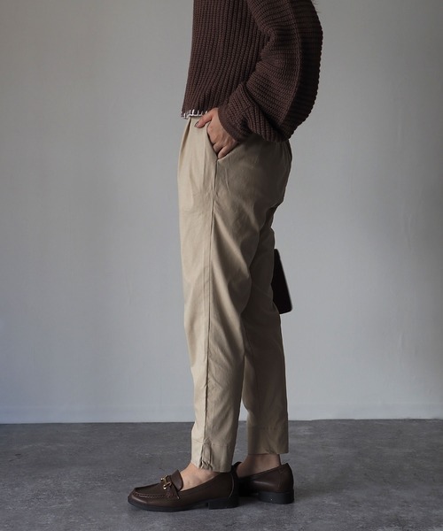 Riberry（リベリー）の「ストレッチテーパードパンツ（その他パンツ・レディース・ブラック/ベージュ/ブラウン・MEDIUM）」の22枚目の写真