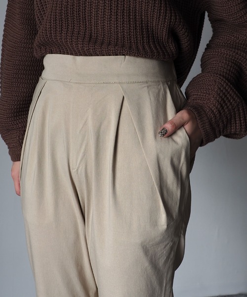 Riberry（リベリー）の「ストレッチテーパードパンツ（その他パンツ・レディース・ブラック/ベージュ/ブラウン・MEDIUM）」の20枚目の写真