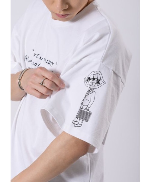 RE730(アールイーセブンサーティー)の「【RE730】なみおくん手書きイラストTシャツ ビッグシルエット(Tシャツ/カットソー・メンズ・ブラック/オフホワイト・MEDIUM/LARGE/X-LARGE)」の5枚目の写真