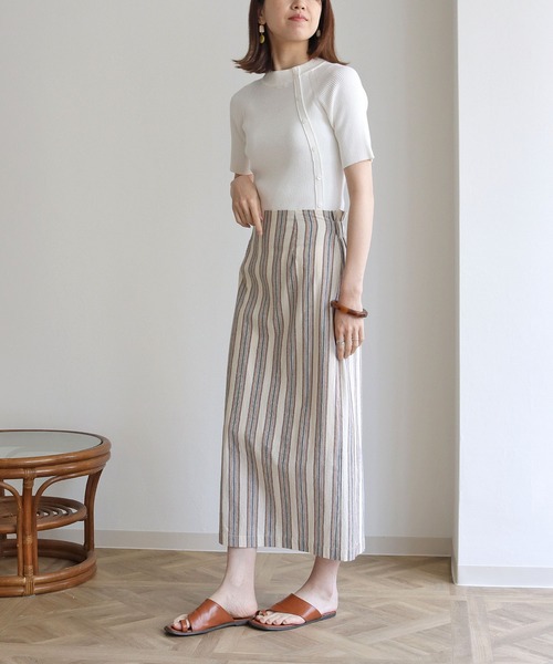 vingtrois（バントロア）の「【Vingtrois】ハーフスリーブアシメボタンリブニット（ニット/セーター・レディース・ホワイト/ブラック/ブルー/グレイッシュベージュ・M）」の8枚目の写真