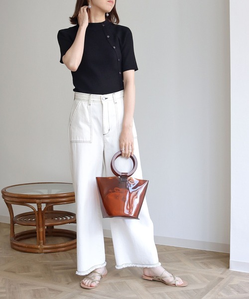 vingtrois（バントロア）の「【Vingtrois】ハーフスリーブアシメボタンリブニット（ニット/セーター・レディース・ホワイト/ブラック/ブルー/グレイッシュベージュ・M）」の13枚目の写真