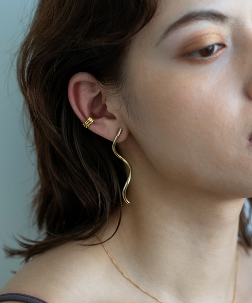 PAS TIERRA(パティエラ)の「-Lien- シェードプチイヤーカフ(イヤーカフ・レディース・イエローゴールド/シルバー・FREE)」の7枚目の写真