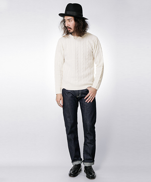 URBAN RESEARCH（アーバンリサーチ）の「URBAN RESEARCH CABLE KNIT C/N（ニット/セーター・メンズ・バーガンディー/ネイビー/ロイヤルブルー/ホワイト・LARGE/MEDIUM）」の5枚目の写真