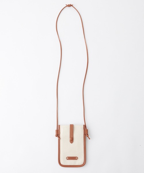 Actually（アクチュアリー）の「コンビ モバイルショルダー / スマホバッグ（ショルダーバッグ・レディース・ブラック/シルバー/キャメル・フリー）」の14枚目の写真
