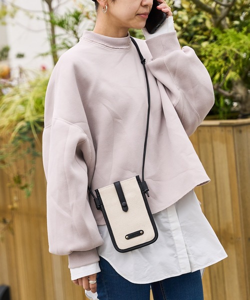 Actually（アクチュアリー）の「コンビ モバイルショルダー / スマホバッグ（ショルダーバッグ・レディース・ブラック/シルバー/キャメル・フリー）」の10枚目の写真