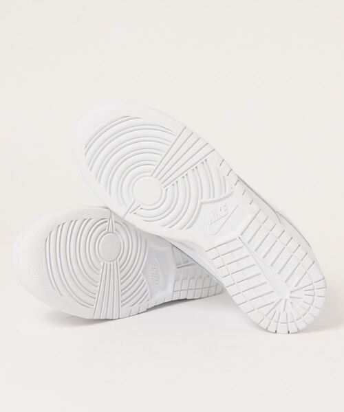 NIKE（ナイキ）の「NIKE WMNS DUNK LOW DD1503-109（スニーカー・レディース・ホワイト・23㎝/23.5㎝/24㎝/24.5㎝/25㎝/26cm/26.5cm/27cm/27.5cm/28cm/28.5cm/29cm）」の3枚目の写真