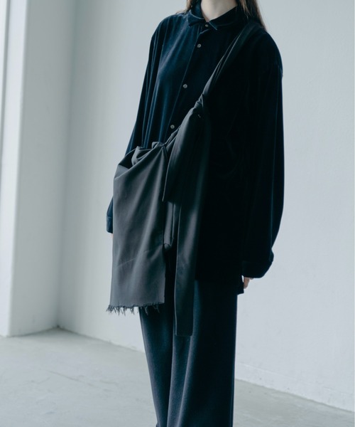 Utusiyo(ウツシヨ)の「shoulder bag 羽嚢(ショルダーバッグ・メンズ・ブラック/ブルー・FREE)」の7枚目の写真