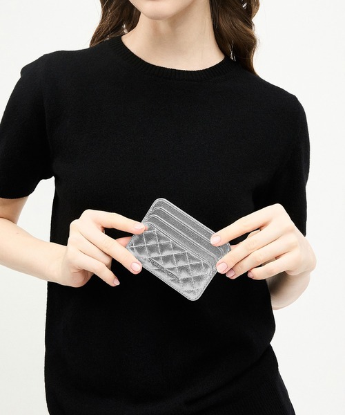 CHARLES & KEITH（チャールズ & キース）の「キルテッド カードホルダー / Quilted Card Holder（カードケース・レディース・ブラック/ベビーピンク/バーガンディー/ライトベージュ/ブルーグラス/シルバー/ミント/ピンク系その他3/ライトイエロー・XXS）」の9枚目の写真