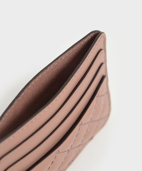 CHARLES & KEITH（チャールズ & キース）の「キルテッド カードホルダー / Quilted Card Holder（カードケース・レディース・ブラック/ベビーピンク/バーガンディー/ライトベージュ/ブルーグラス/シルバー/ミント/ピンク系その他3/ライトイエロー・XXS）」の21枚目の写真