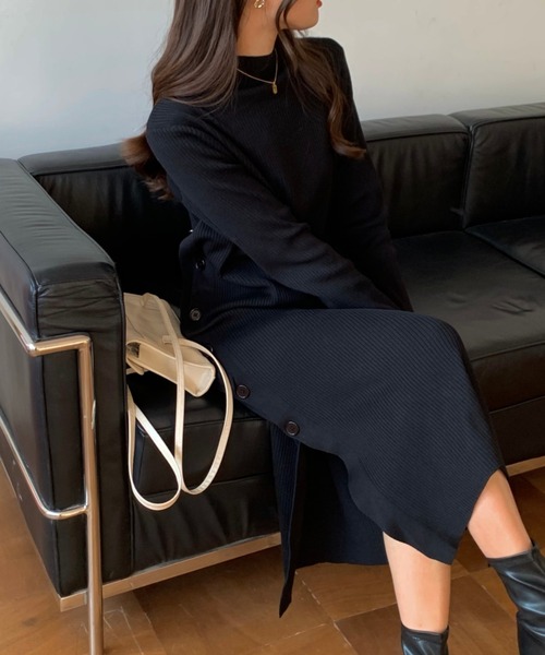 emi+（エミプラス）の「サイドボタンリブニットワンピース（ワンピース・レディース・ブラック/ブラウン/ネイビー/ボルドー/カーキ・L/M/XL）」の16枚目の写真