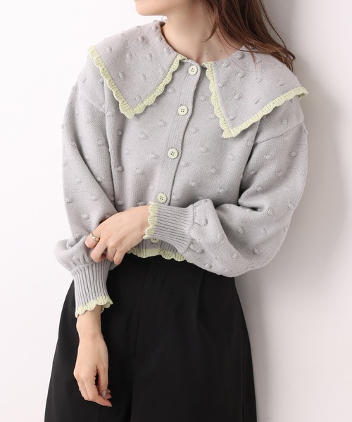 one after another NICE CLAUP(ワンアフターアナザーナイスクラップ)の「ポンポン三角衿ニットカーディガン(カーディガン/ボレロ・レディース・ブラック/グレー/オフホワイト・FREE)」の3枚目の写真