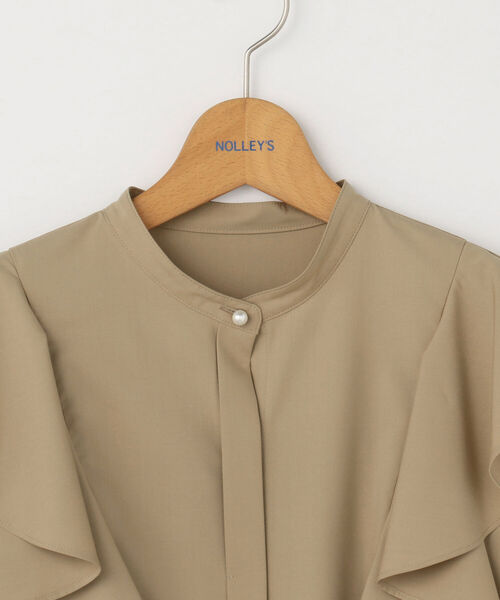 NOLLEY’S(ノーリーズ)の「ラッフルパール釦ブラウス(シャツ/ブラウス・レディース・ブラック/ベージュ・38)」の12枚目の写真