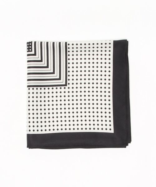 LILY BROWN（リリーブラウン）の「大判スカーフ（バンダナ/スカーフ・レディース・ブラック/キャメル・FREE）」の2枚目の写真