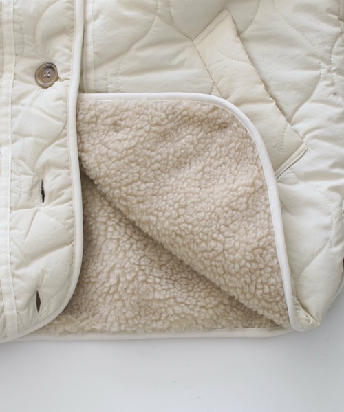 CANAL JEAN（キャナルジーン）の「via j(ヴィアジェイ) キルティング中ボアジャケット（ノーカラージャケット・レディース・アイボリー・ONE SIZE）」の6枚目の写真