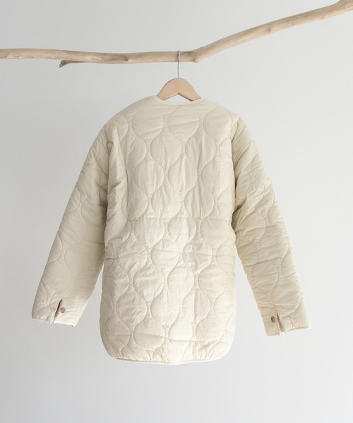 CANAL JEAN（キャナルジーン）の「via j(ヴィアジェイ) キルティング中ボアジャケット（ノーカラージャケット・レディース・アイボリー・ONE SIZE）」の8枚目の写真