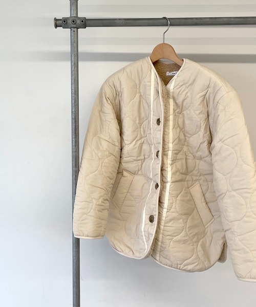 CANAL JEAN（キャナルジーン）の「via j(ヴィアジェイ) キルティング中ボアジャケット（ノーカラージャケット・レディース・アイボリー・ONE SIZE）」の9枚目の写真