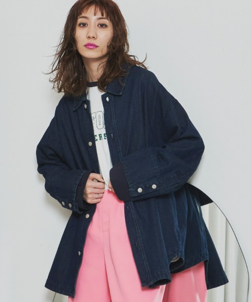 Auntie Rosa Holiday(アンティローザホリデー)の「バックレースアップBIGデニムシャツ(シャツ/ブラウス・レディース・ネイビー/ブラック・FREE)」の1枚目の写真