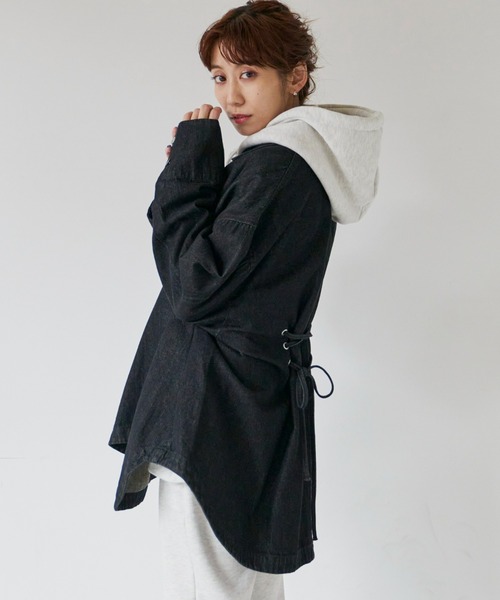 Auntie Rosa Holiday(アンティローザホリデー)の「バックレースアップBIGデニムシャツ(シャツ/ブラウス・レディース・ネイビー/ブラック・FREE)」の7枚目の写真