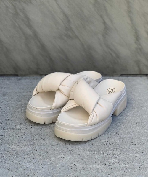 ASH（アッシュ）の「【SHILO】厚底ミュールサンダル（サンダル・レディース・ブラック/アイボリー・36/37/39/35/38）」の4枚目の写真