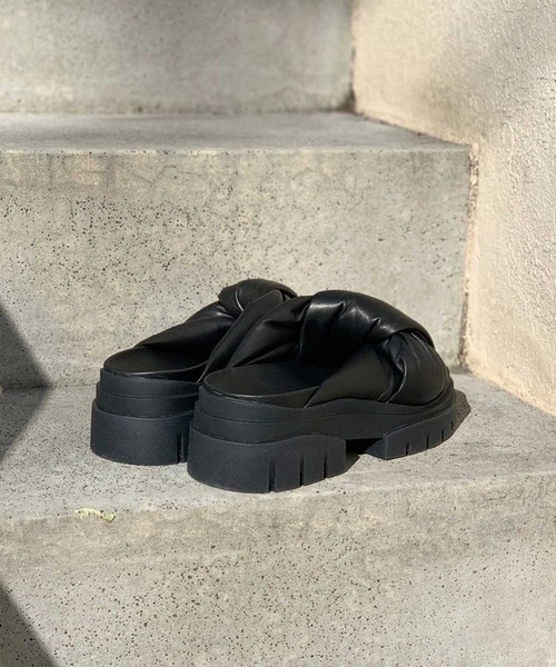 ASH（アッシュ）の「【SHILO】厚底ミュールサンダル（サンダル・レディース・ブラック/アイボリー・36/37/39/35/38）」の5枚目の写真