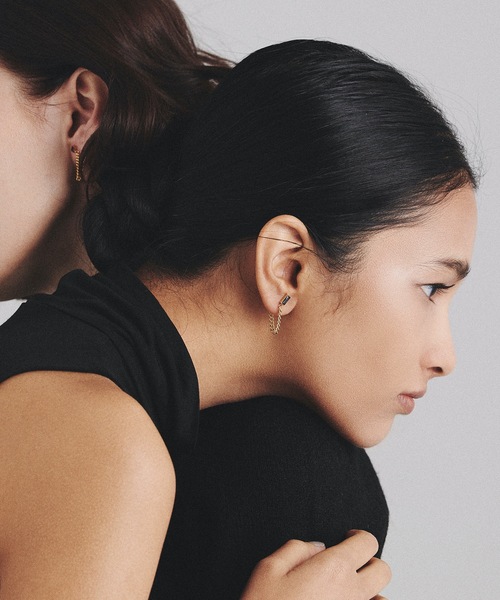 9ban(キューバン)の「【9ban】キューバン/ Black Rectangle pierce(ピアス(両耳用)・レディース・ゴールド・FREE)」の2枚目の写真