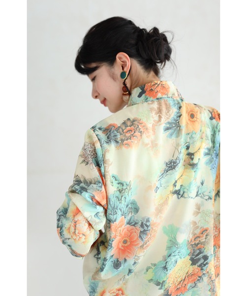 cawaii(カワイイ)の「色鮮やかに優しく描く水彩花シャツトップス(シャツ/ブラウス・レディース・イエロー・FREE)」の11枚目の写真