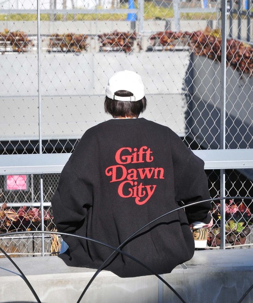 ZIP FIVE（ジップファイブ）の「【ZIP FIVE】ボリュームニット バックデザイン オーバーカーディガン（カーディガン/ボレロ・レディース・ベージュ/ホワイト系1/オフホワイト/ブラック系/ベージュ系1/ホワイト系/ブラック系2/グリーン系1/グリーン/ブラック系1/ブラック/ベージュ系/グリーン系・MEDIUM/LARGE）」の22枚目の写真