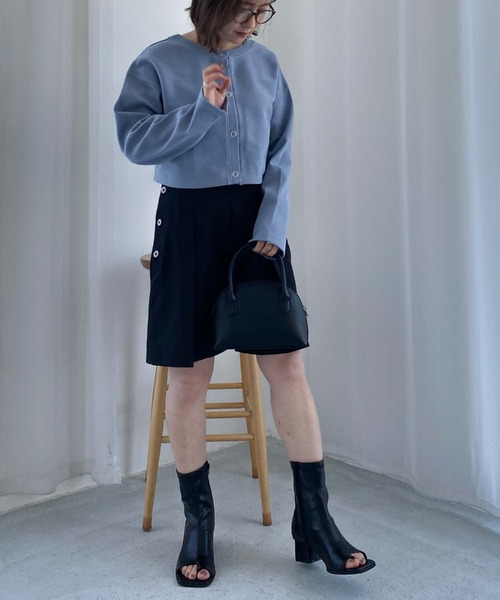 archives(アルシーヴ)の「金ボタン付きハーフパンツ(その他パンツ・レディース・ブラック/ベージュ/グレイッシュベージュ・MEDIUM)」の10枚目の写真