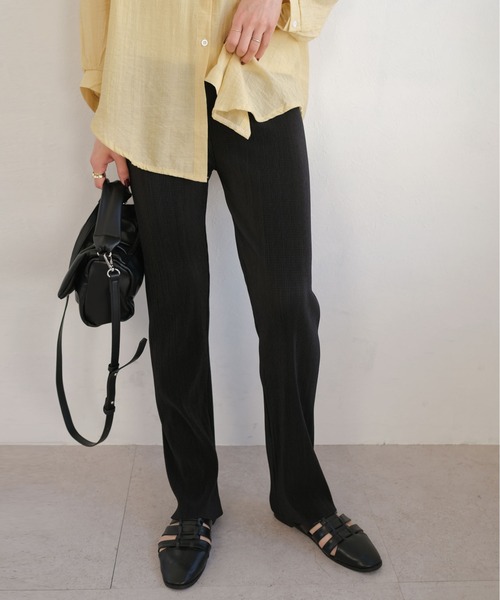 ＡＮＤＪ（アンドジェイ）の「カットオフハイウエストプリーツストレートパンツ（その他パンツ・レディース・アイボリー/ブラック/グリーン/パープル/ブルー/ライム/オレンジ/テラコッタ/モスグリーン/マスタード・M）」の3枚目の写真