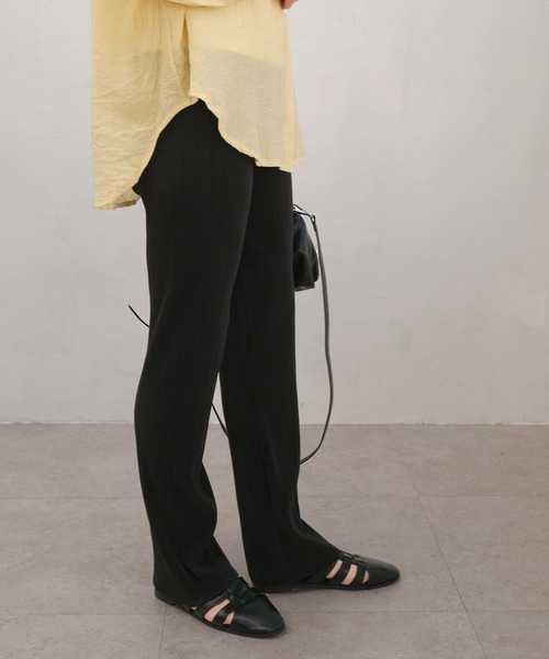 ＡＮＤＪ（アンドジェイ）の「カットオフハイウエストプリーツストレートパンツ（その他パンツ・レディース・アイボリー/ブラック/グリーン/パープル/ブルー/ライム/オレンジ/テラコッタ/モスグリーン/マスタード・M）」の22枚目の写真