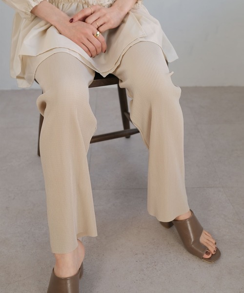 ＡＮＤＪ（アンドジェイ）の「カットオフハイウエストプリーツストレートパンツ（その他パンツ・レディース・アイボリー/ブラック/グリーン/パープル/ブルー/ライム/オレンジ/テラコッタ/モスグリーン/マスタード・M）」の17枚目の写真