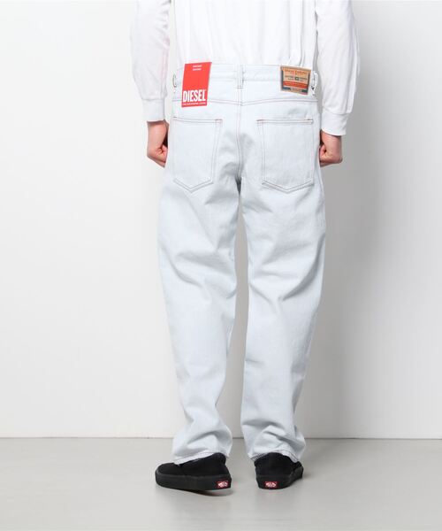 DIESEL（ディーゼル）の「DIESEL SS22 メンズ ルーズ ストレート デニムパンツ サステナブル（デニムパンツ・メンズ・インディゴブルー・32inch/30inch/28inch/34inch/36inch/26inch）」の11枚目の写真