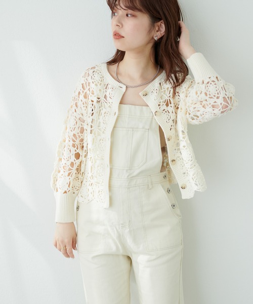 natural couture(ナチュラルクチュール)の「WEB限定/レトロなかぎ針2WAYショートカーディガン(カーディガン/ボレロ・レディース・オフホワイト/チャコールグレー/ベージュ/サックスブルー・FREE)」の14枚目の写真