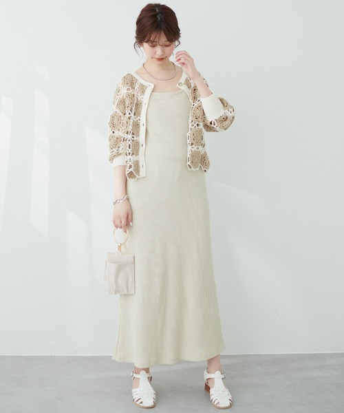 natural couture(ナチュラルクチュール)の「WEB限定/レトロなかぎ針2WAYショートカーディガン(カーディガン/ボレロ・レディース・オフホワイト/チャコールグレー/ベージュ/サックスブルー・FREE)」の15枚目の写真