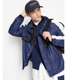 ARMANI EXCHANGE | 【A|X アルマーニ エクスチェンジ】カラーブロックデザイン　ジップアップ　フーディナイロンジャケット（リサイクルナイロン）(ブルゾン)